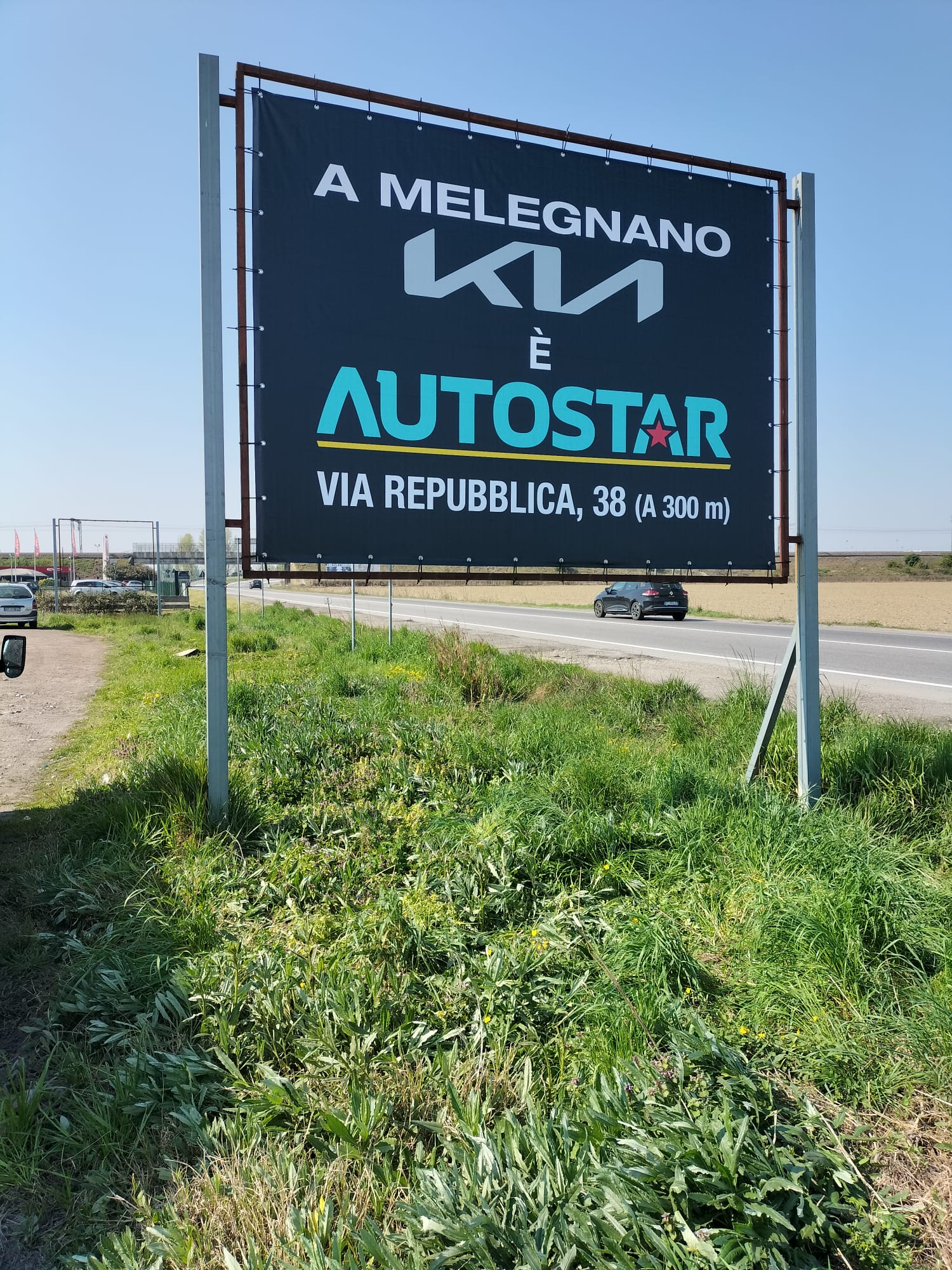 Cartellone Autostar Kia su impianto stradale